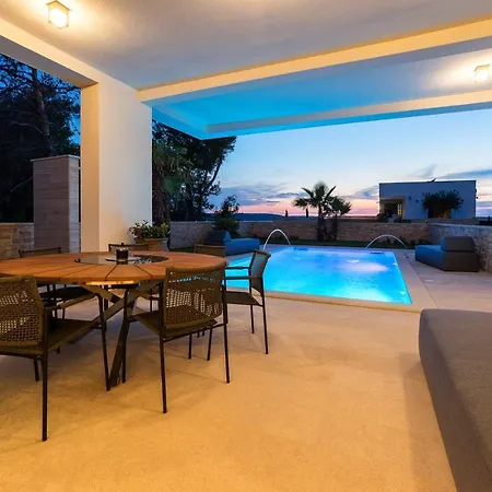 Villa Four Seasons Seaside B With Heated Pool And Jacuzzi, Zadar * Razanac