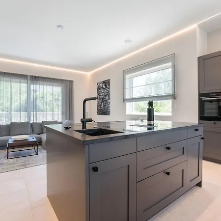 Villa Four Seasons Seaside B With Heated Pool And Jacuzzi, Zadar *