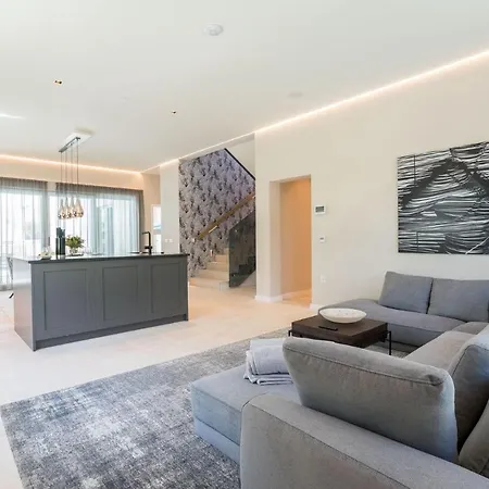 Villa Villa Four Seasons Seaside B With Heated Pool And Jacuzzi, Zadar Razanac