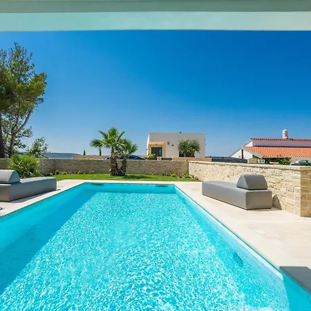 Four Seasons Seaside B With Heated Pool And Jacuzzi, Zadar 빌라 Ražanac