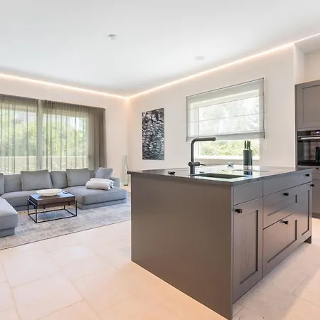 Villa Villa Four Seasons Seaside B With Heated Pool And Jacuzzi, Zadar *