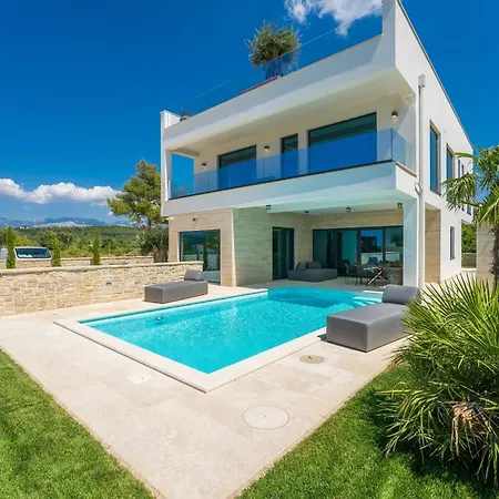 Villa Villa Four Seasons Seaside B With Heated Pool And Jacuzzi, Zadar *
