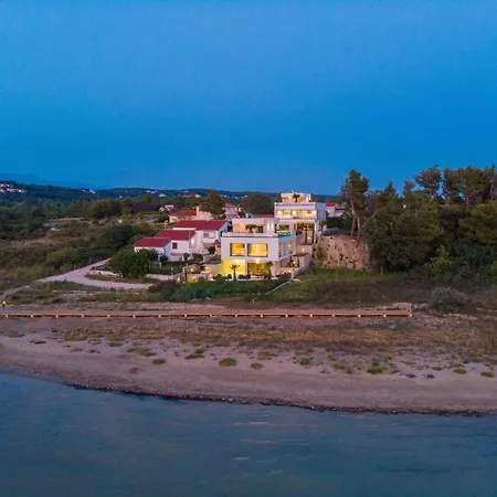 Villa Four Seasons Seaside B With Heated Pool And Jacuzzi, Zadar