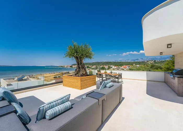 Four Seasons Seaside B With Heated Pool And Jacuzzi, Zadar Вилла