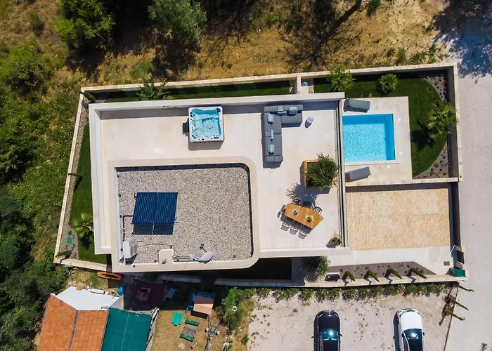 Four Seasons Seaside B With Heated Pool And Jacuzzi, Zadar Villa Razanac