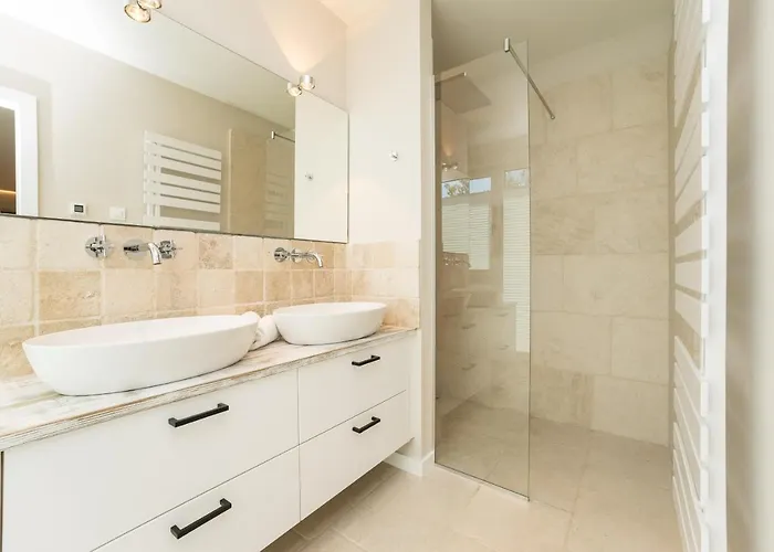 Four Seasons Seaside B With Heated Pool And Jacuzzi, Zadar Вилла Ражанац