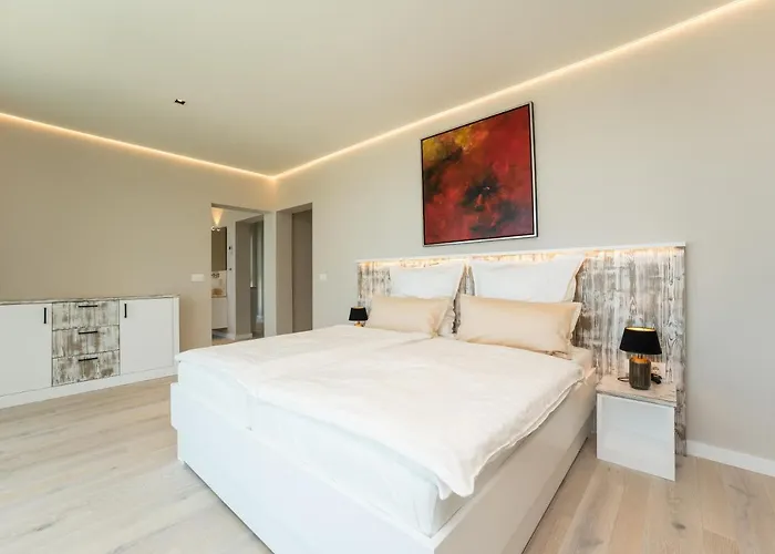 Four Seasons Seaside B With Heated Pool And Jacuzzi, Zadar *