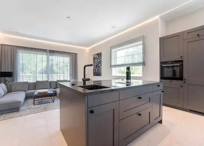 Вилла Four Seasons Seaside B With Heated Pool And Jacuzzi, Zadar *