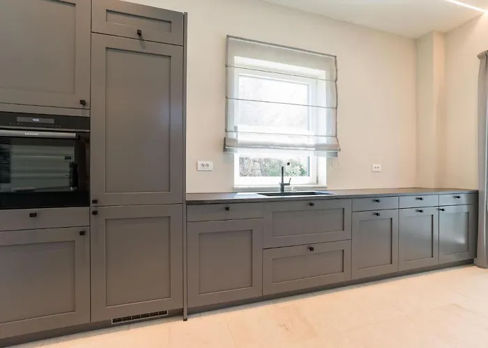 Four Seasons Seaside B With Heated Pool And Jacuzzi, Zadar Вилла