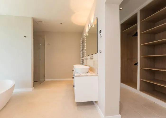 Вилла Four Seasons Seaside B With Heated Pool And Jacuzzi, Zadar *