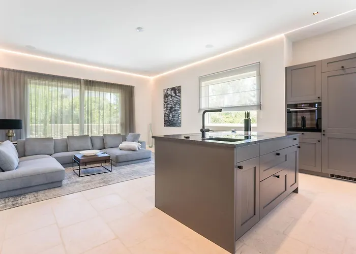 Вилла Four Seasons Seaside B With Heated Pool And Jacuzzi, Zadar *