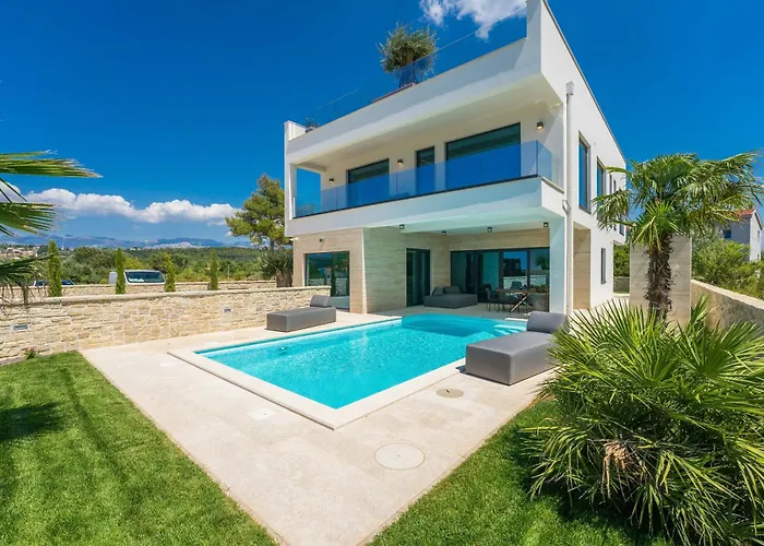 Вилла Four Seasons Seaside B With Heated Pool And Jacuzzi, Zadar *