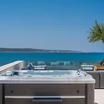 Four Seasons Seaside B With Heated Pool And Jacuzzi, Zadar וילה