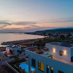 Four Seasons Seaside B With Heated Pool And Jacuzzi, Zadar Willa Ražanac