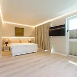 Four Seasons Seaside B With Heated Pool And Jacuzzi, Zadar