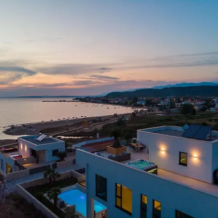 Four Seasons Seaside B With Heated Pool And Jacuzzi, Zadar Vila Razanac