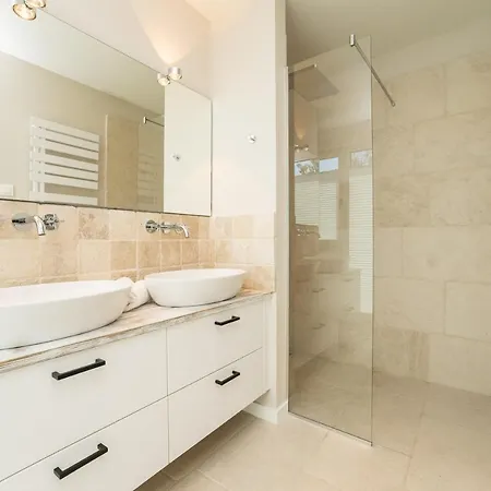 Four Seasons Seaside B With Heated Pool And Jacuzzi, Zadar Villa Ražanac